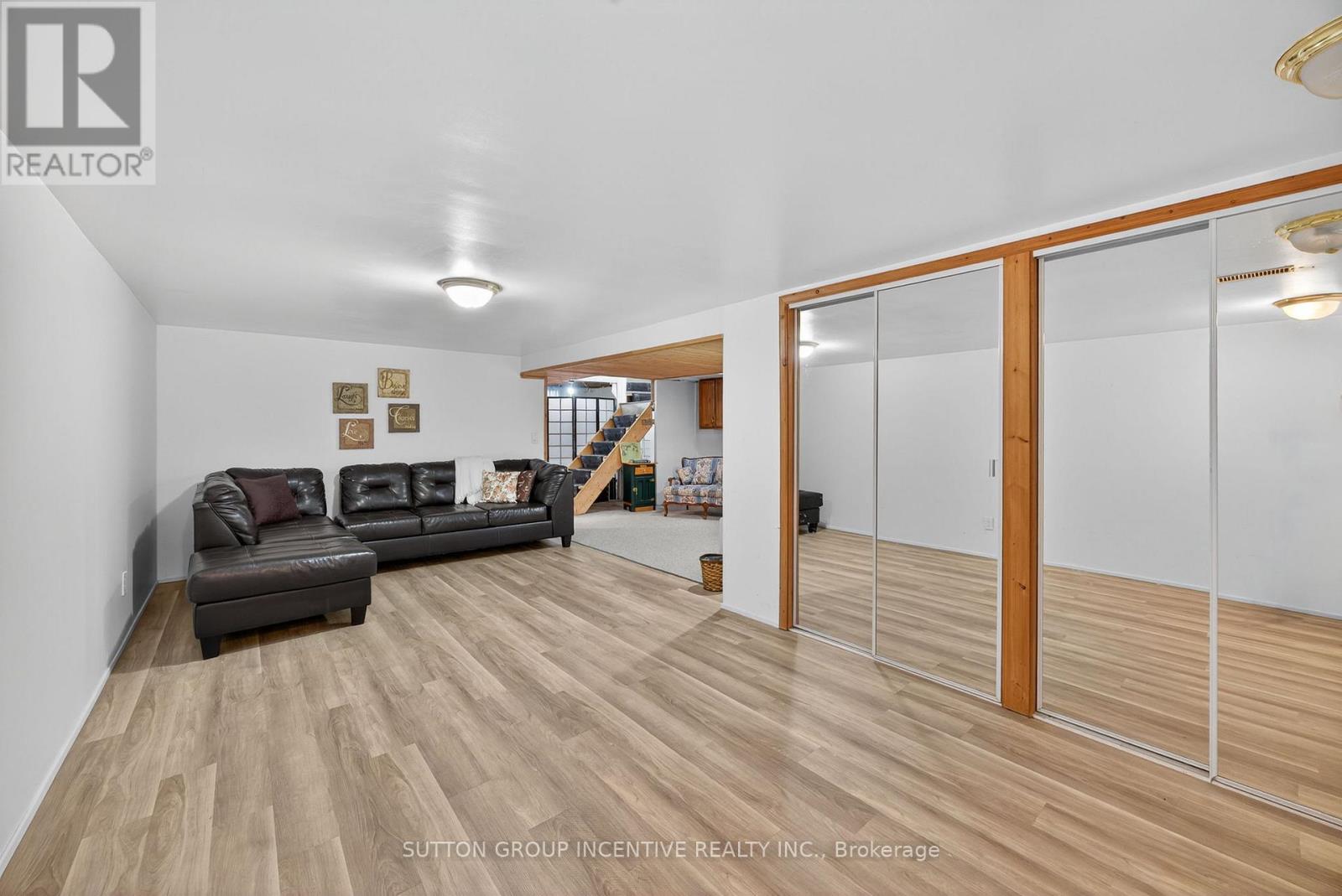 2 Derby Street, Orillia, Ontario  L3V 5R5 - Photo 23 - S12526524