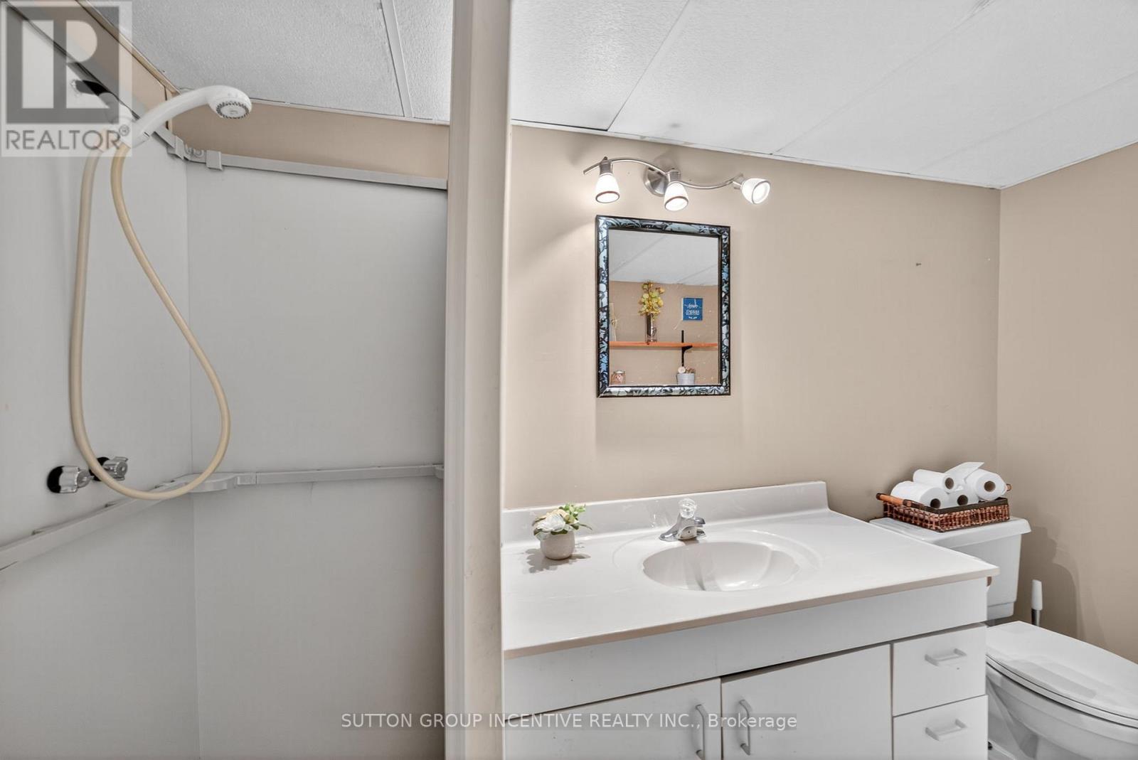 2 Derby Street, Orillia, Ontario  L3V 5R5 - Photo 27 - S12526524