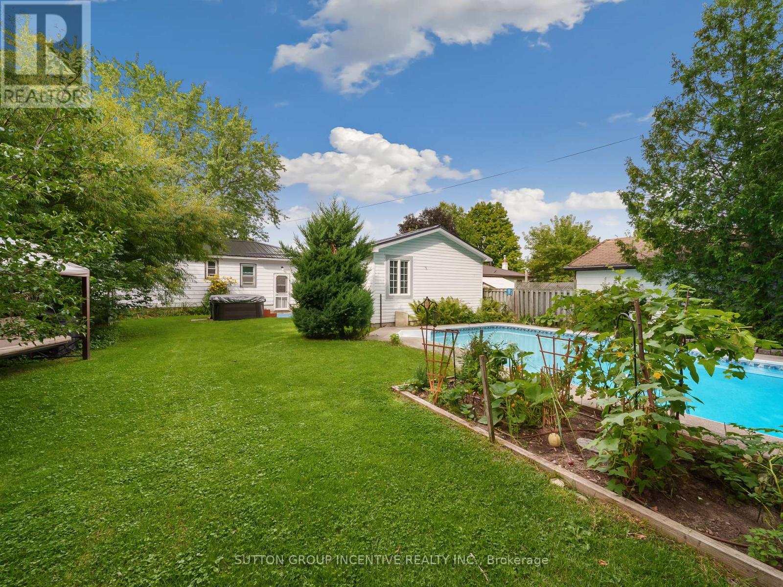 2 Derby Street, Orillia, Ontario  L3V 5R5 - Photo 32 - S12526524