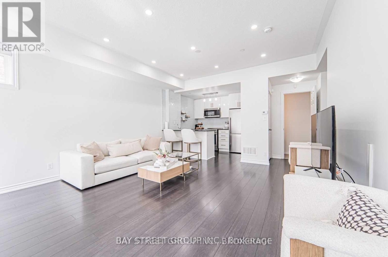 14 - 10 Carnation Avenue, Toronto, Ontario  M8V 0B8 - Photo 11 - W12526510