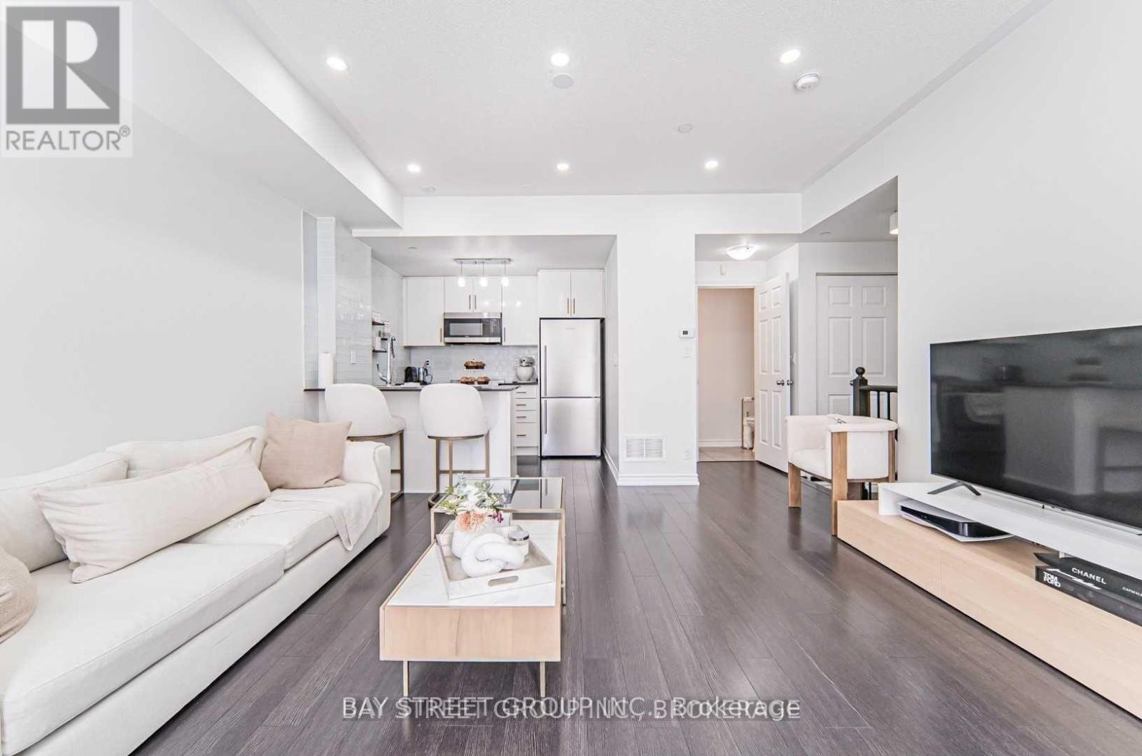 14 - 10 Carnation Avenue, Toronto, Ontario  M8V 0B8 - Photo 12 - W12526510