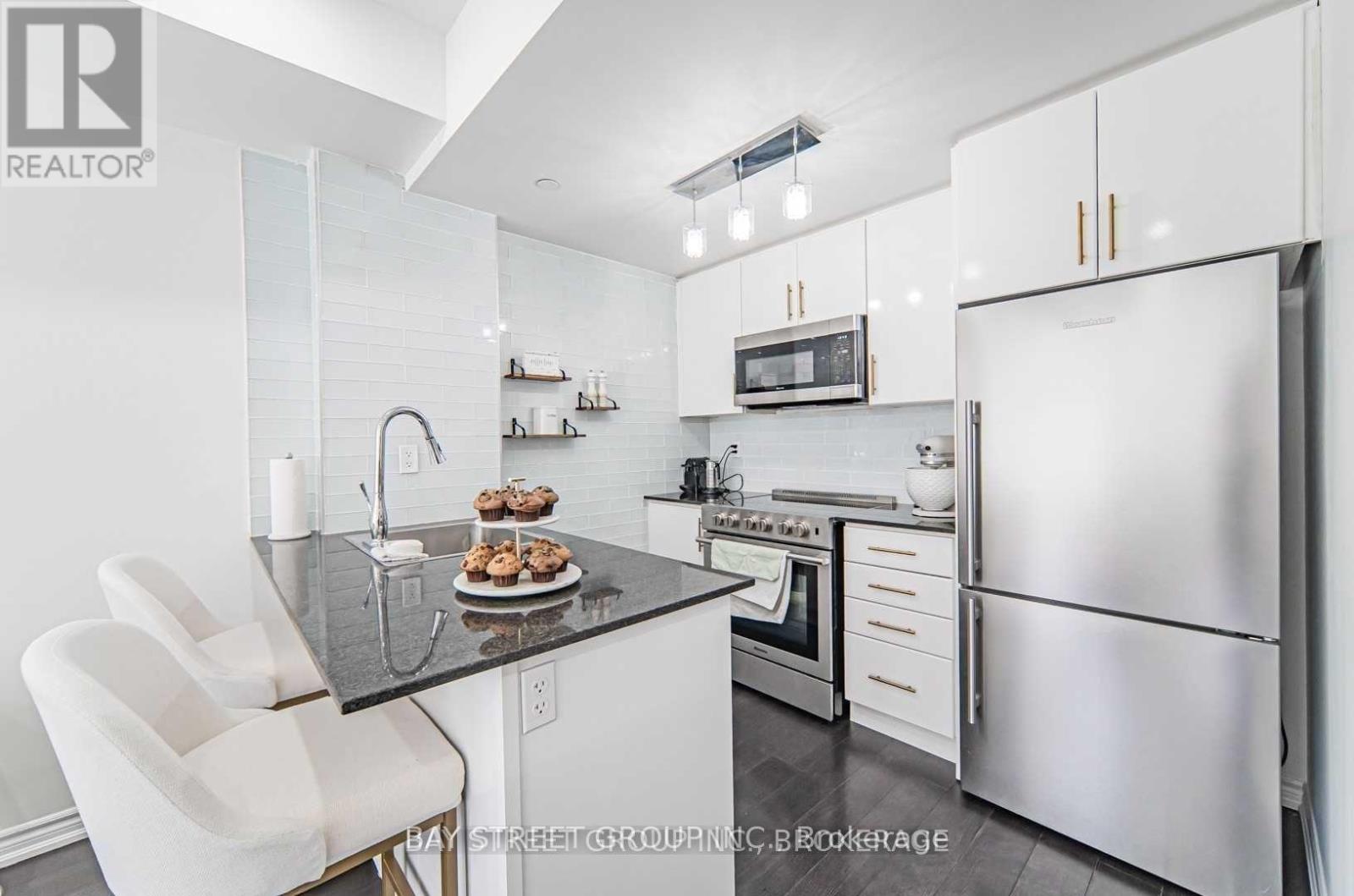 14 - 10 Carnation Avenue, Toronto, Ontario  M8V 0B8 - Photo 8 - W12526510