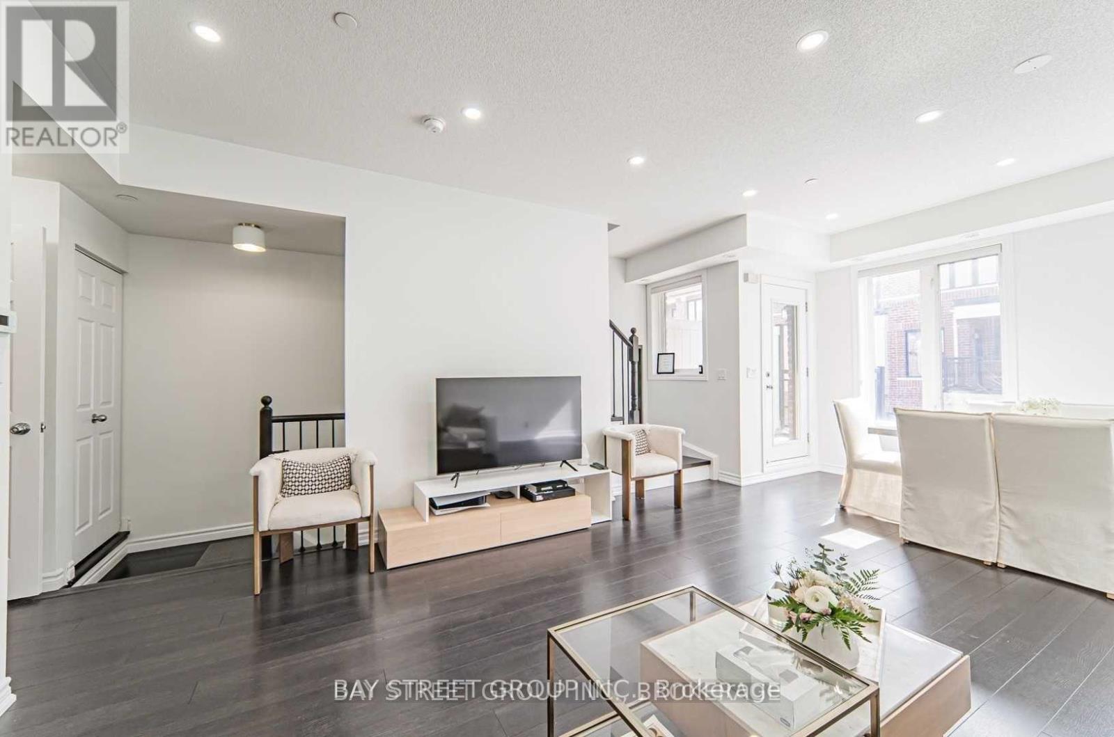 14 - 10 Carnation Avenue, Toronto, Ontario  M8V 0B8 - Photo 9 - W12526510