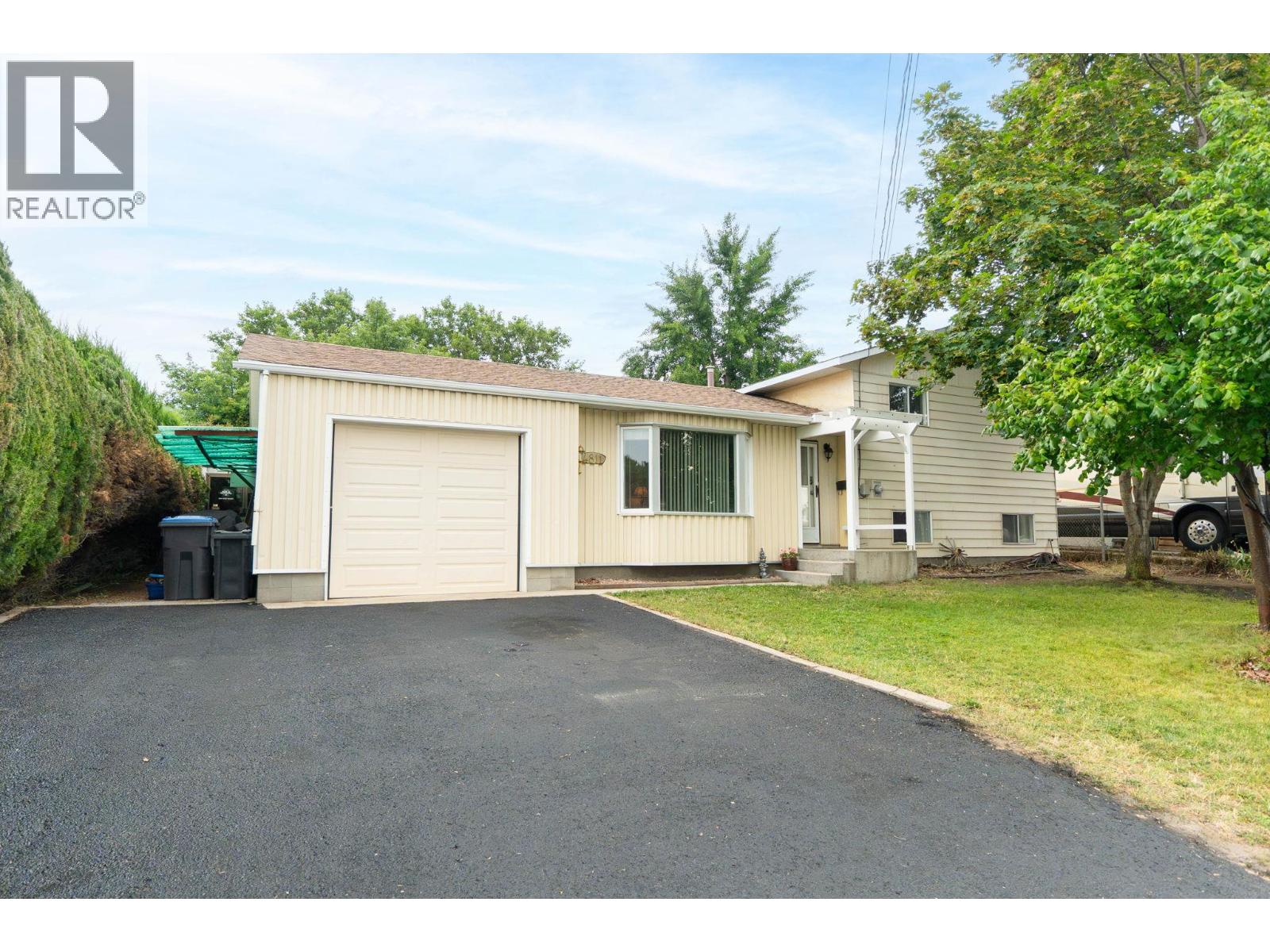 4811 Parkdale Crescent, ellison, British Columbia