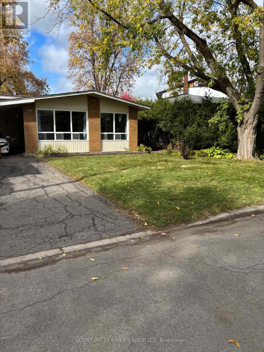 2527 NEEDHAM CRESCENT, Ottawa, Ontario