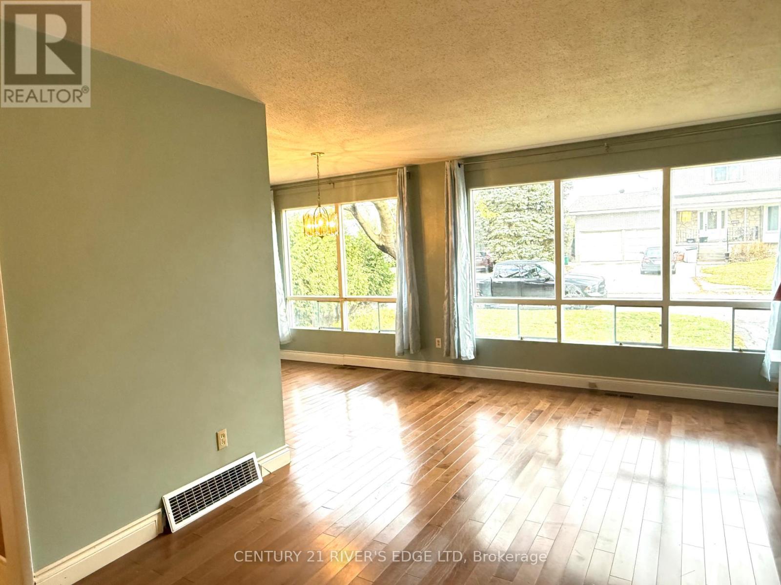 2527 Needham Crescent, Ottawa, Ontario  K1V 6K1 - Photo 9 - X12526552