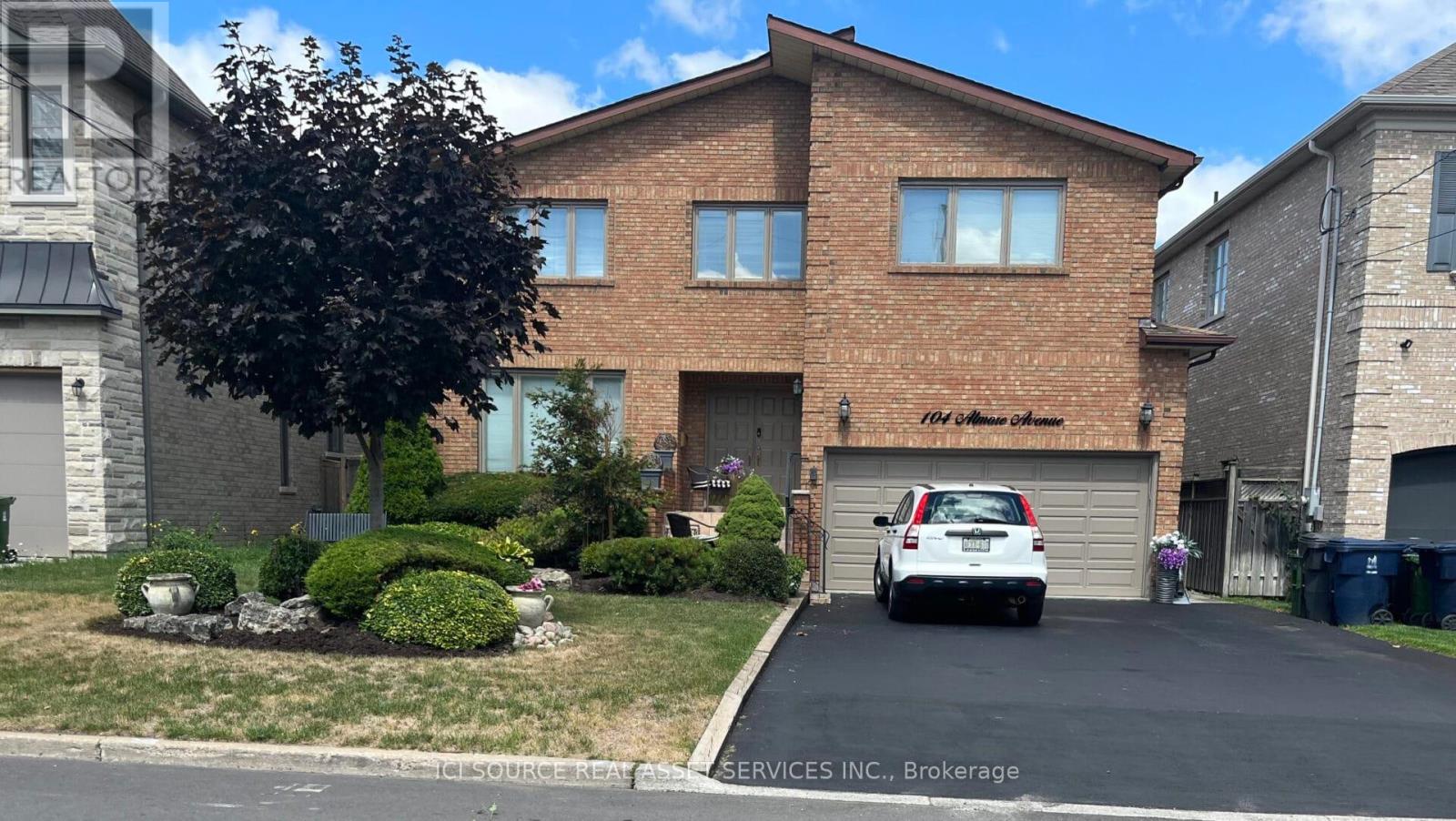 104 ALMORE AVENUE, Toronto, Ontario