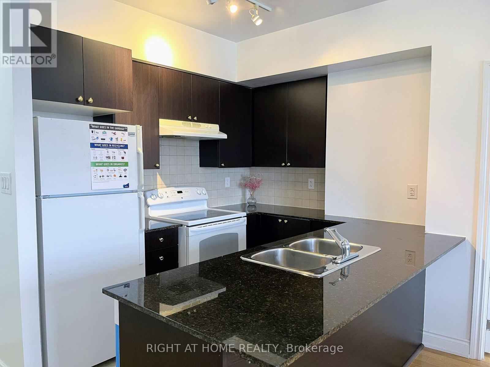 323 - 10211 Keele Street, Vaughan, Ontario  L6A 4R7 - Photo 4 - N12523618