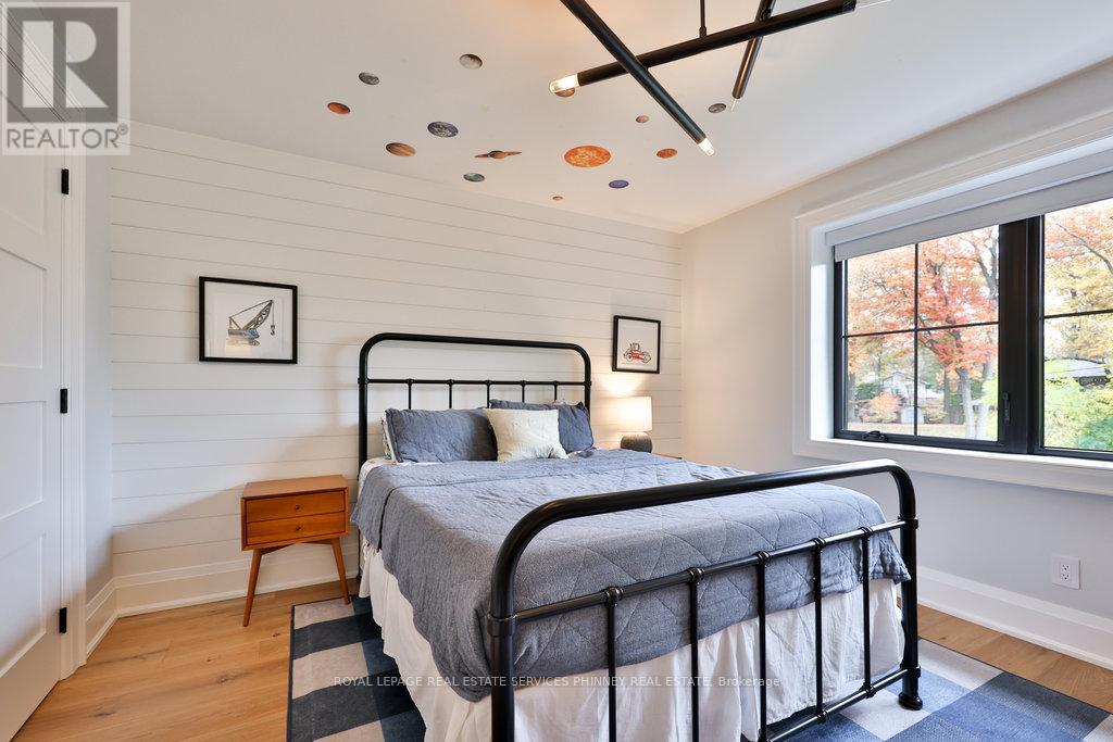 1489 Mildmay Court, Mississauga, Ontario L5J 2H4 - Photo 31 - W12522782