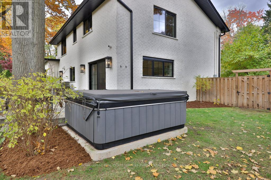 1489 Mildmay Court, Mississauga, Ontario L5J 2H4 - Photo 43 - W12522782