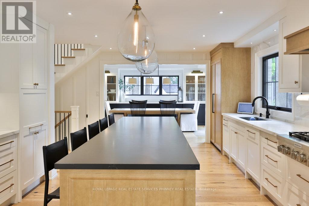 1489 Mildmay Court, Mississauga, Ontario L5J 2H4 - Photo 7 - W12522782