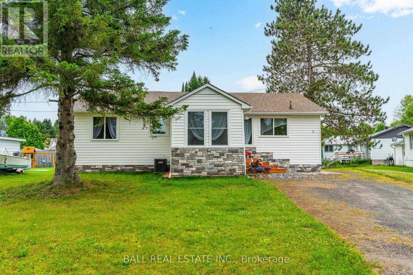 3 LARCH STREET, Highlands East, Ontario