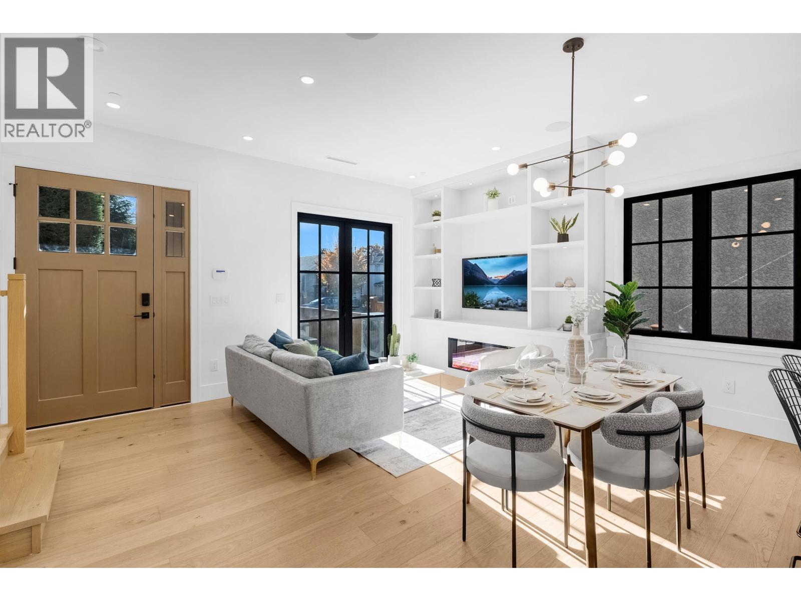 1 2565 Dundas Street, Vancouver, British Columbia  V5K 1P7 - Photo 4 - R3065992