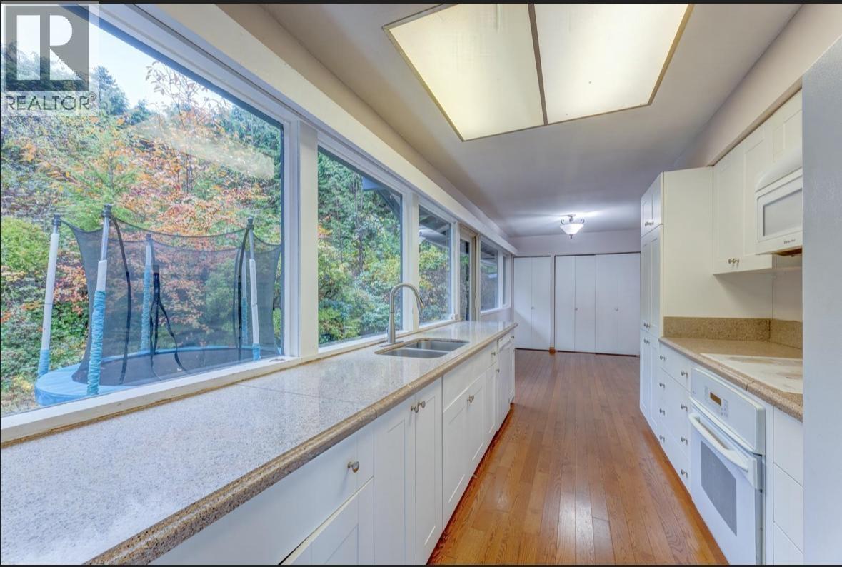 1380 Burnside Road Street, West Vancouver, British Columbia  V7S 2P5 - Photo 7 - R3065984