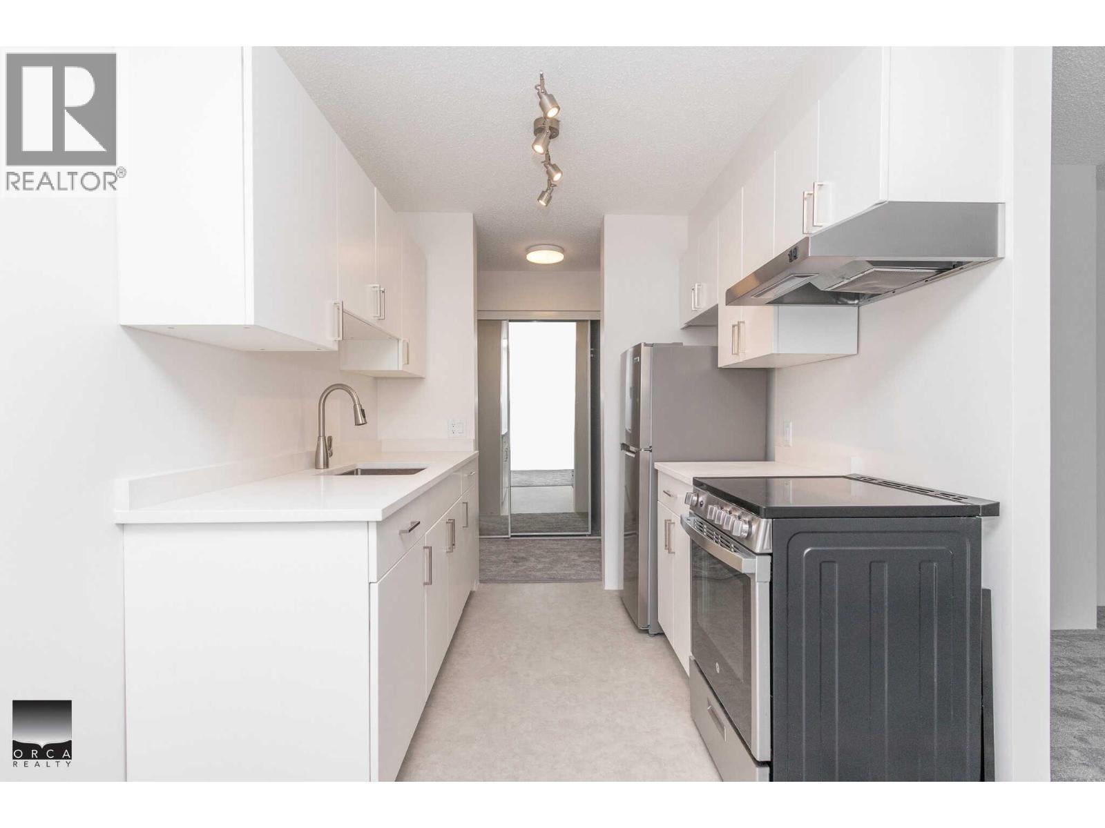 305 2016 Fullerton Avenue, North Vancouver, British Columbia  V7P 3E6 - Photo 12 - R3065987