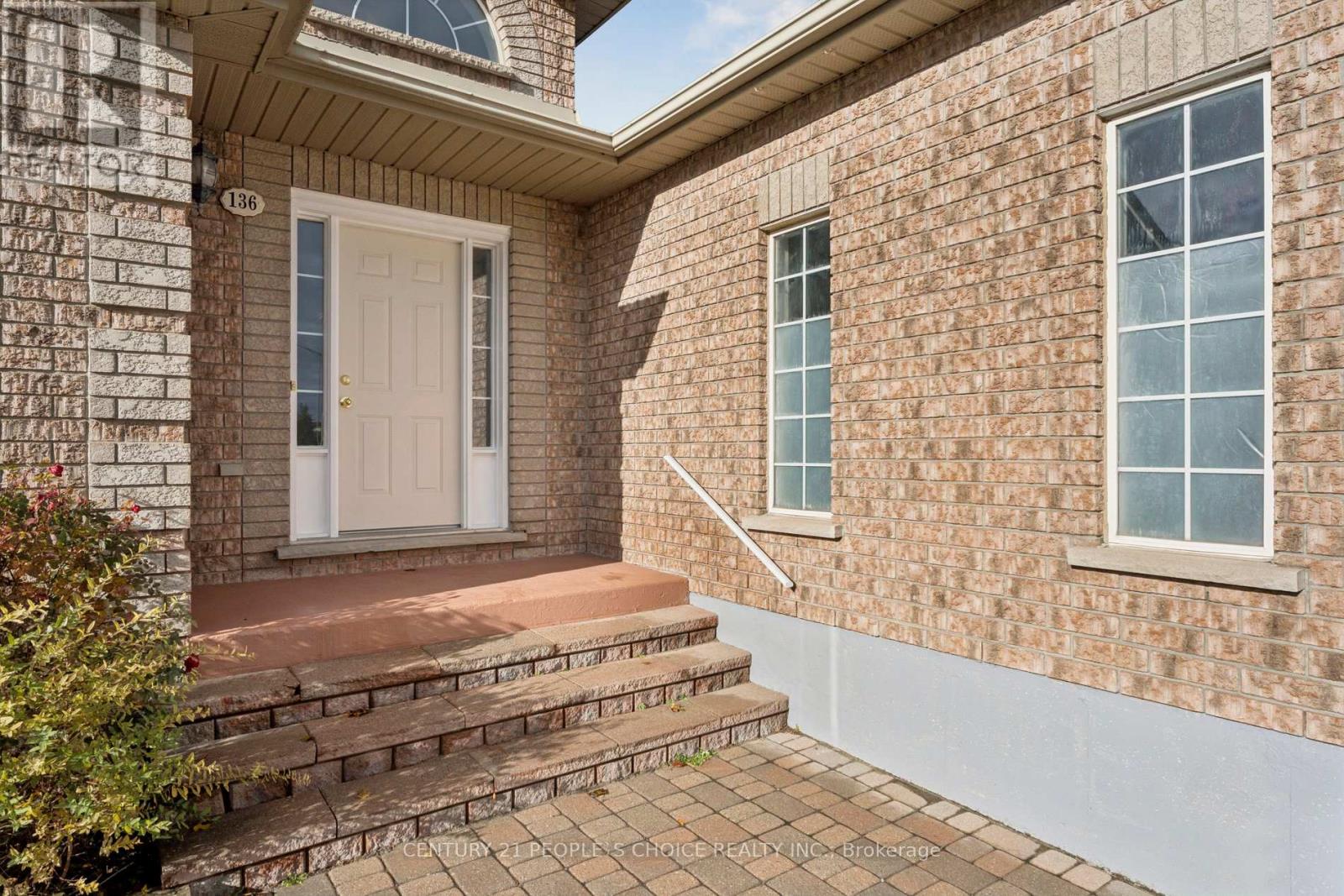 136 Marsellus Drive, Barrie, Ontario  L4N 0E1 - Photo 2 - S12526542