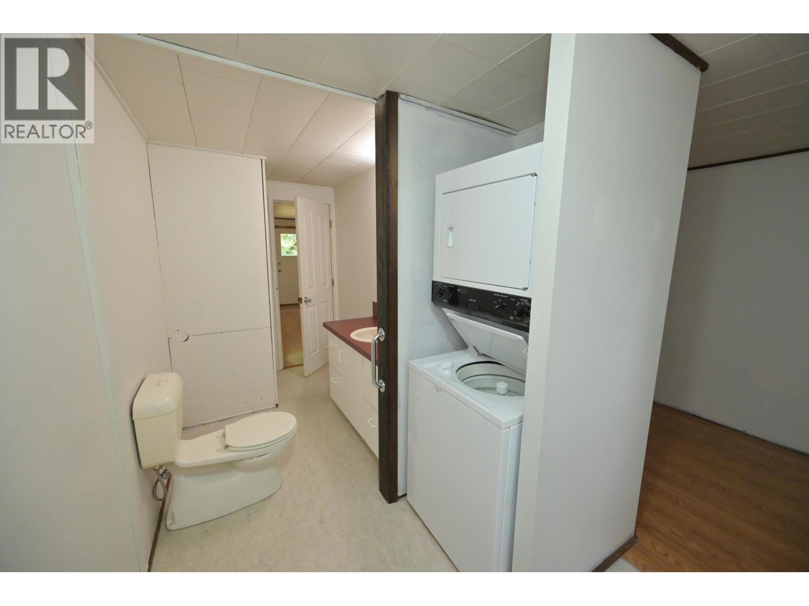 980 Woodley Road, Roberts Creek, British Columbia V0N 2W4 - Photo 11 - R3065985