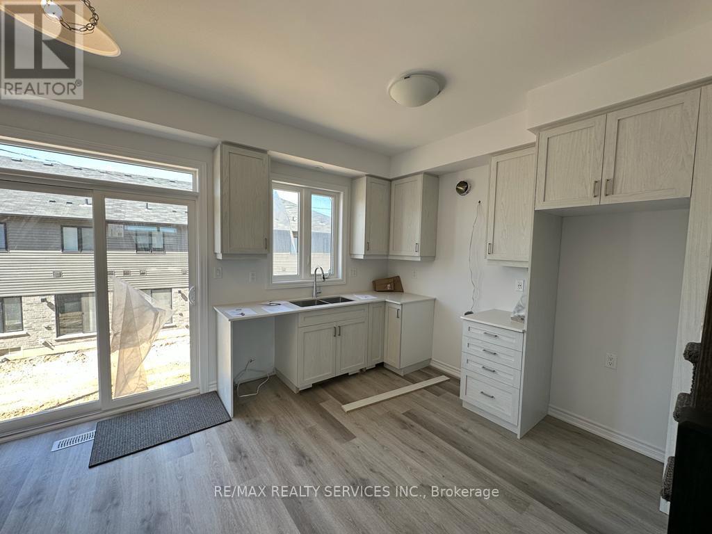 48 - 461 Blackburn Drive, Brantford, Ontario  N3T 0W9 - Photo 2 - X12526536