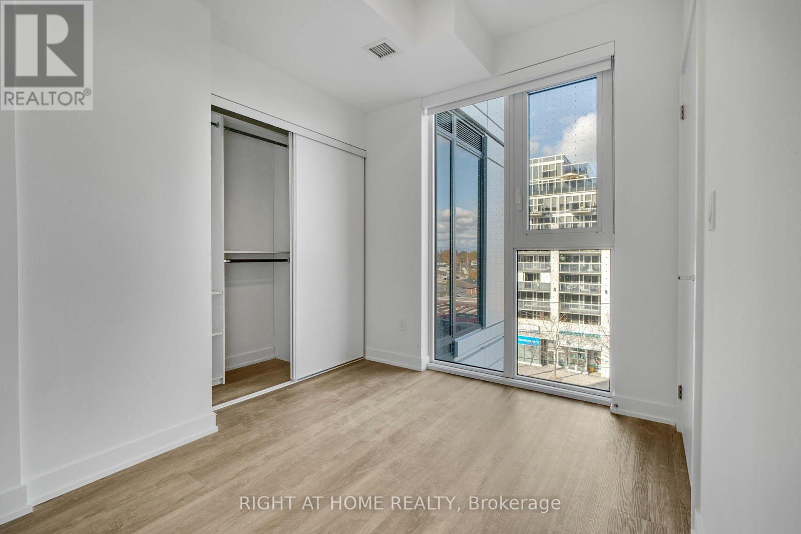 402 - 1007 The Queensway, Toronto, Ontario M8Z 0H4 - Photo 18 - W12518394