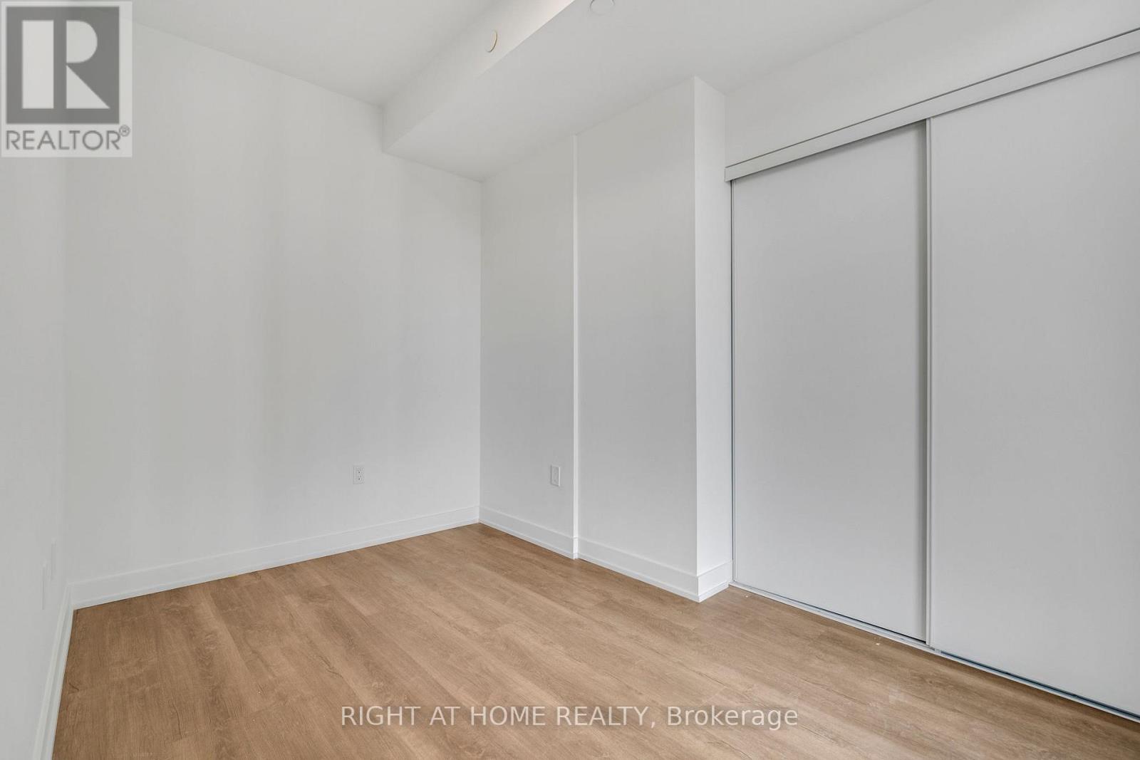 402 - 1007 The Queensway, Toronto, Ontario M8Z 0H4 - Photo 17 - W12518394