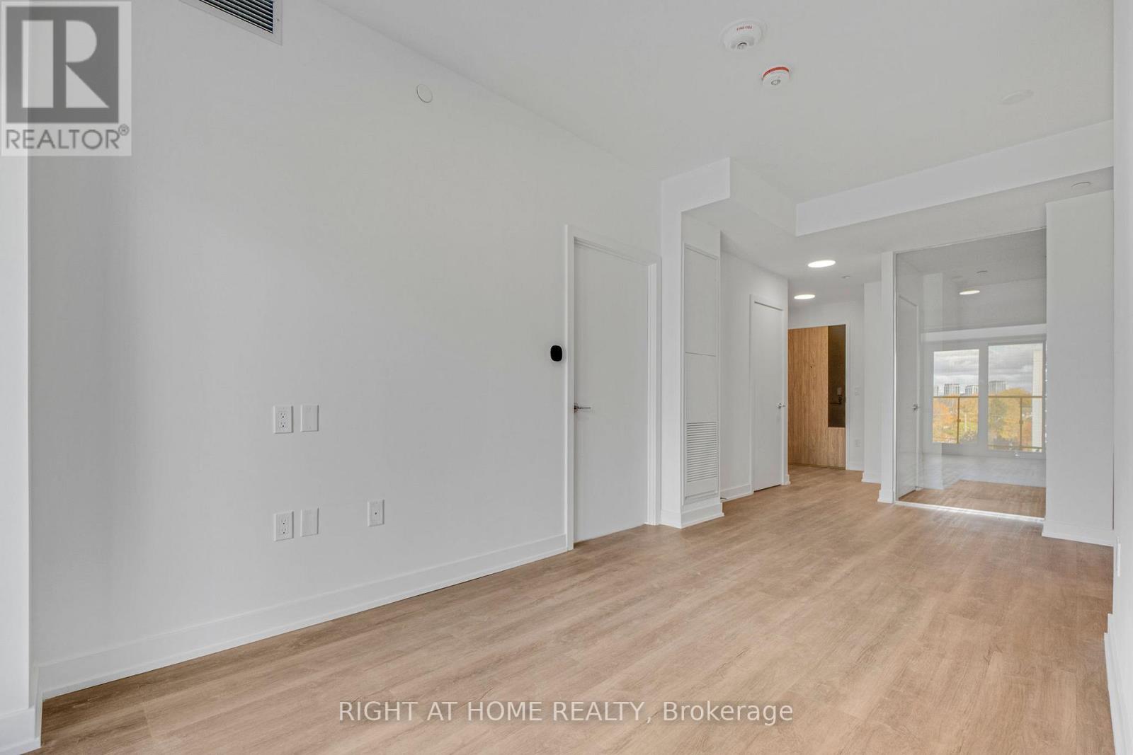 402 - 1007 The Queensway, Toronto, Ontario M8Z 0H4 - Photo 8 - W12518394