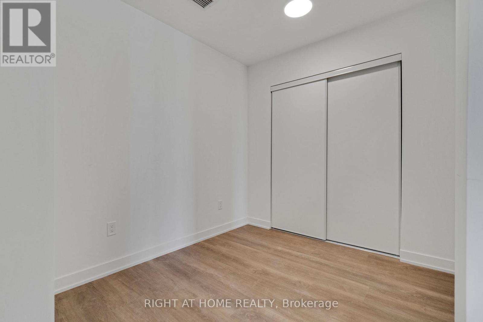 402 - 1007 The Queensway, Toronto, Ontario M8Z 0H4 - Photo 19 - W12518394