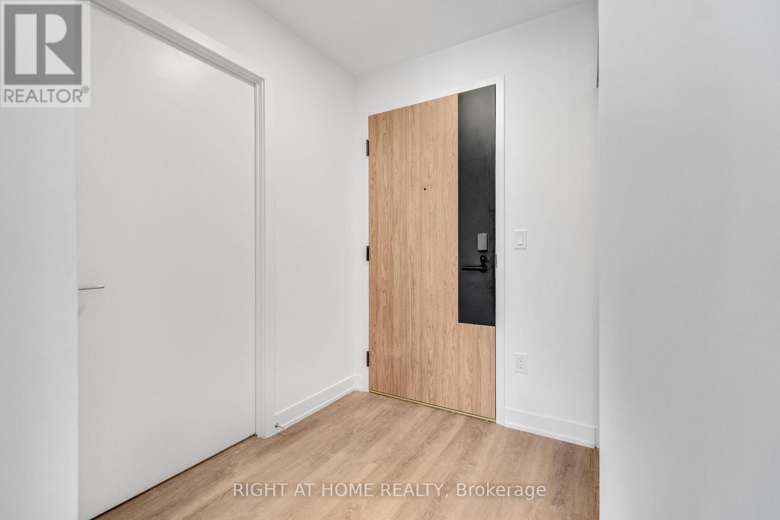 402 - 1007 The Queensway, Toronto, Ontario M8Z 0H4 - Photo 6 - W12518394