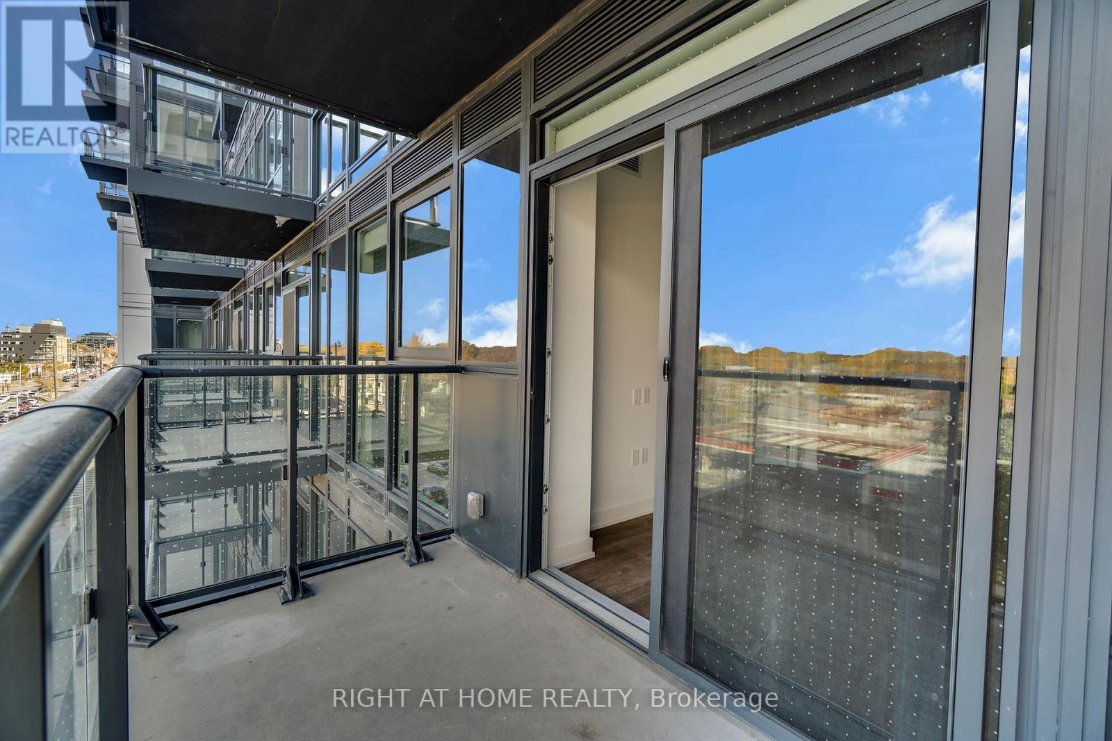 402 - 1007 The Queensway, Toronto, Ontario M8Z 0H4 - Photo 26 - W12518394