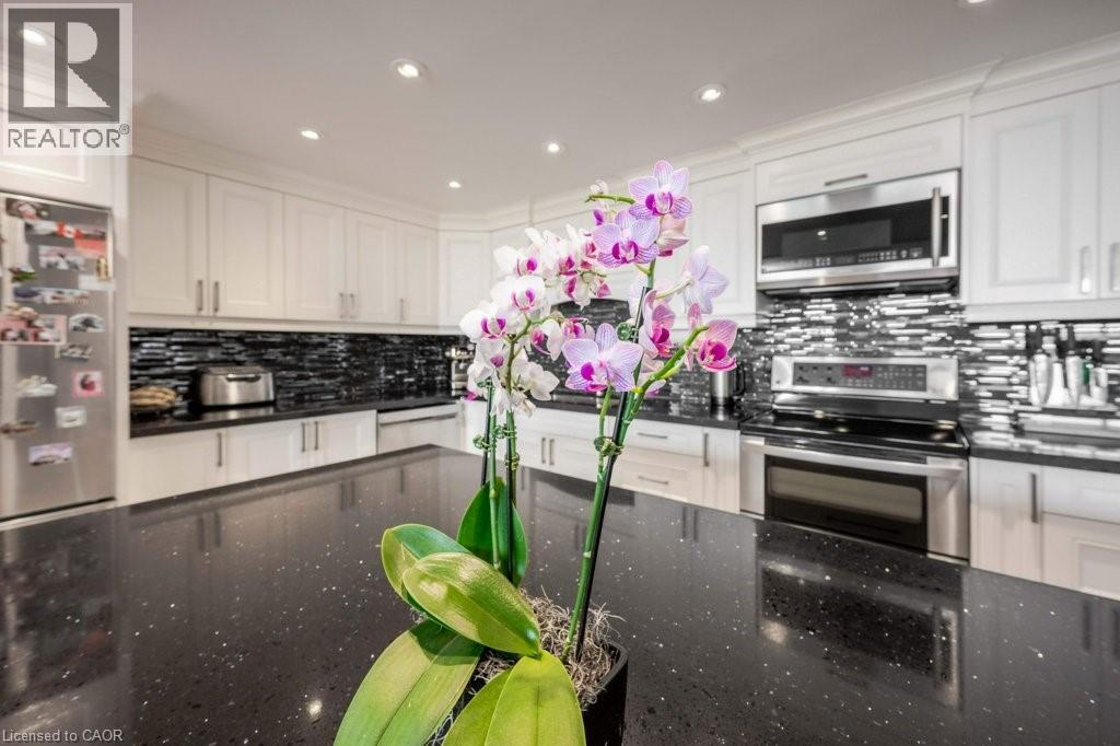 716 The West Mall Drive Unit# 1612, Etobicoke, Ontario  M9C 4X6 - Photo 10 - 40786868