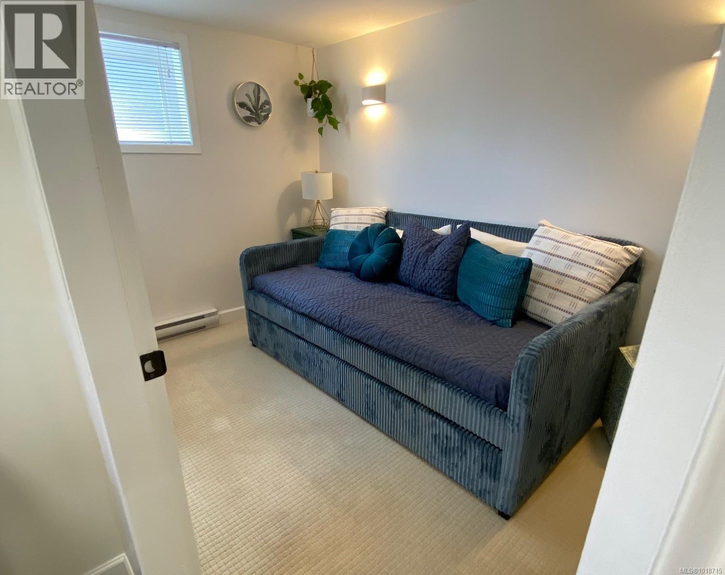 1743 Townley St, Saanich, British Columbia  V8R 3A6 - Photo 38 - 1018715