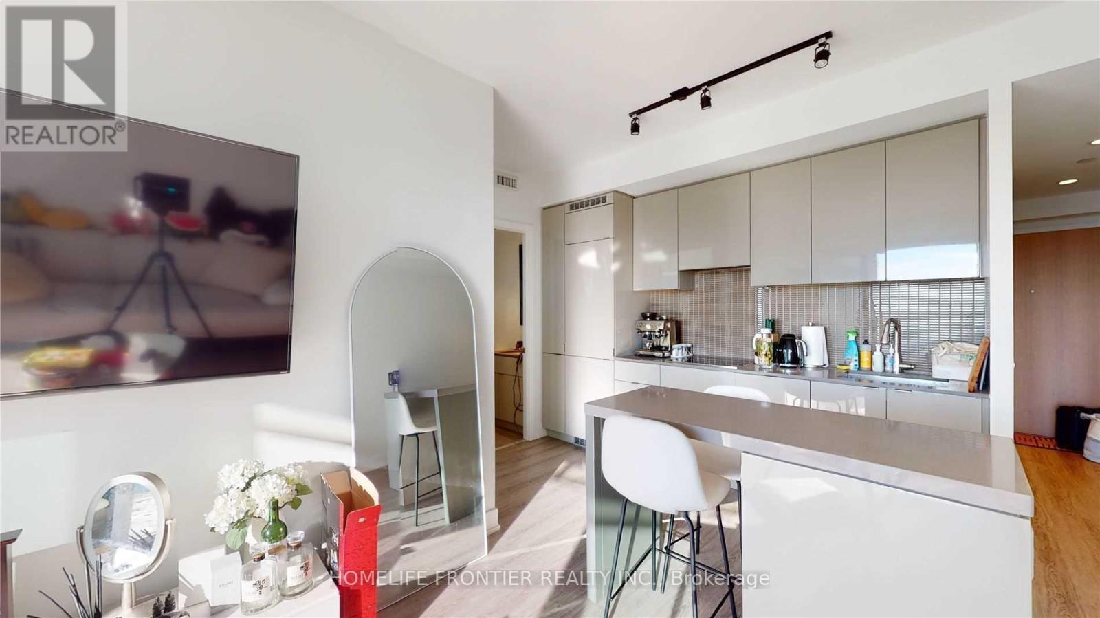 2912 - 7 Grenville Street, Toronto, Ontario  M4Y 0E9 - Photo 2 - C12526578