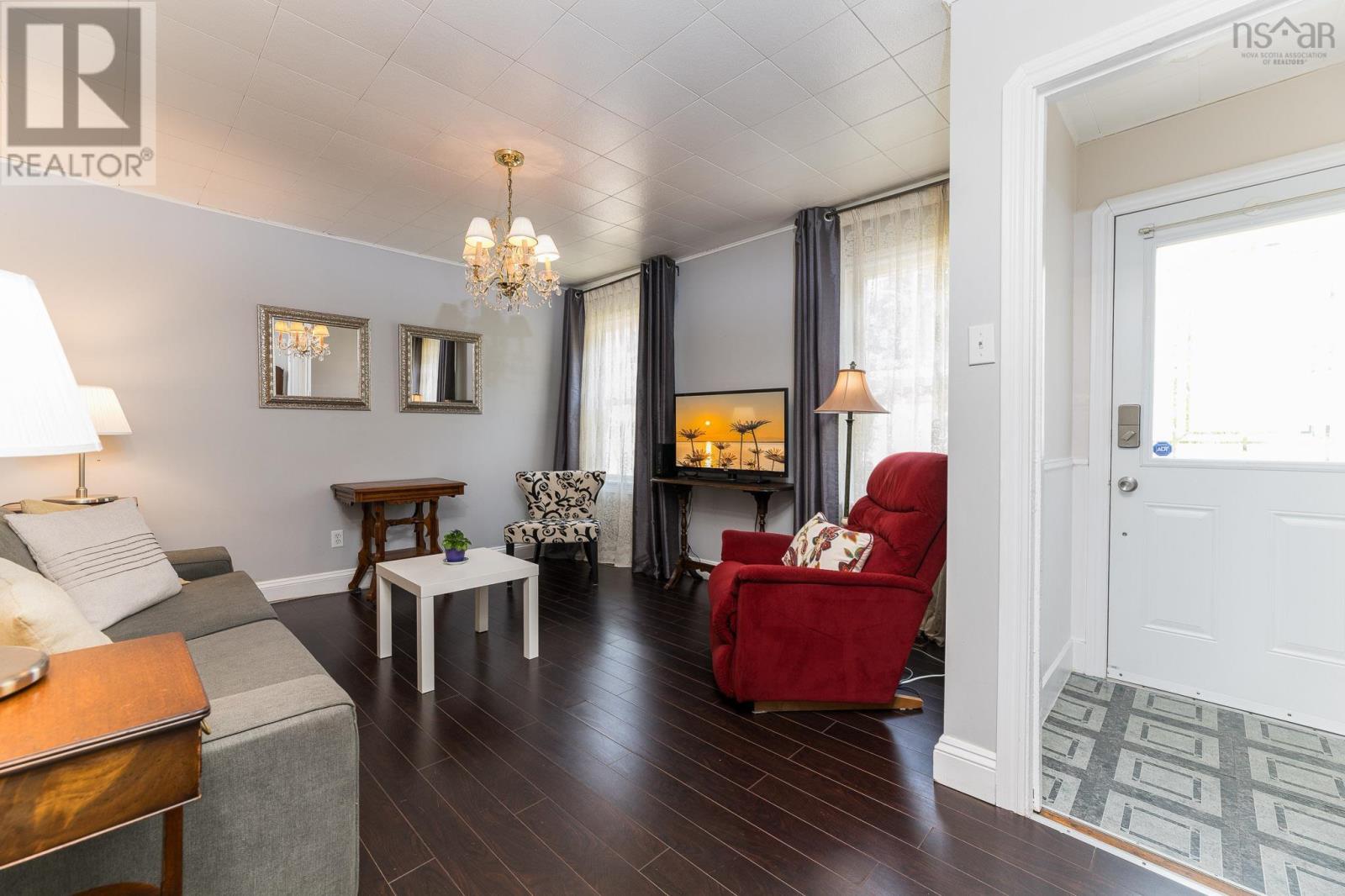 Property at 39 Russell Street image 5