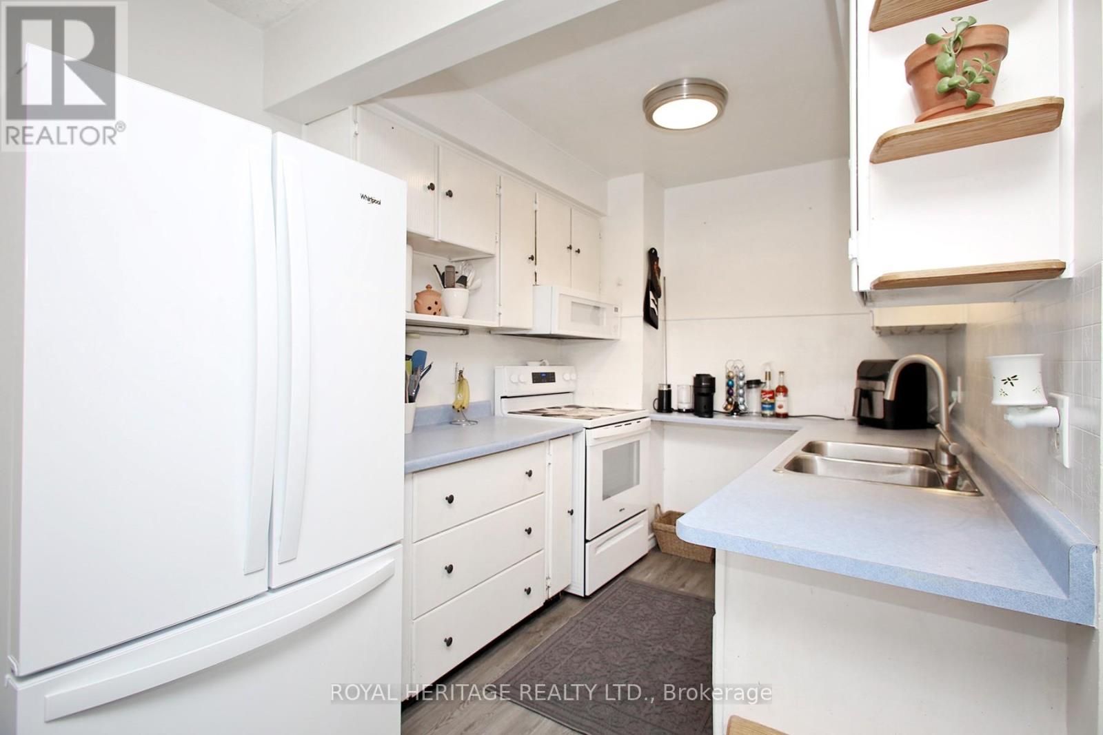 205 Northminster Court, Oshawa, Ontario  L1G 7M6 - Photo 7 - E12526584