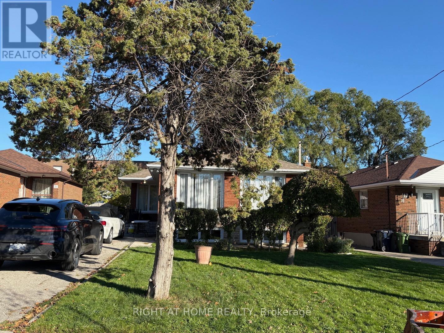 19 BUDEA CRESCENT S, Toronto, Ontario