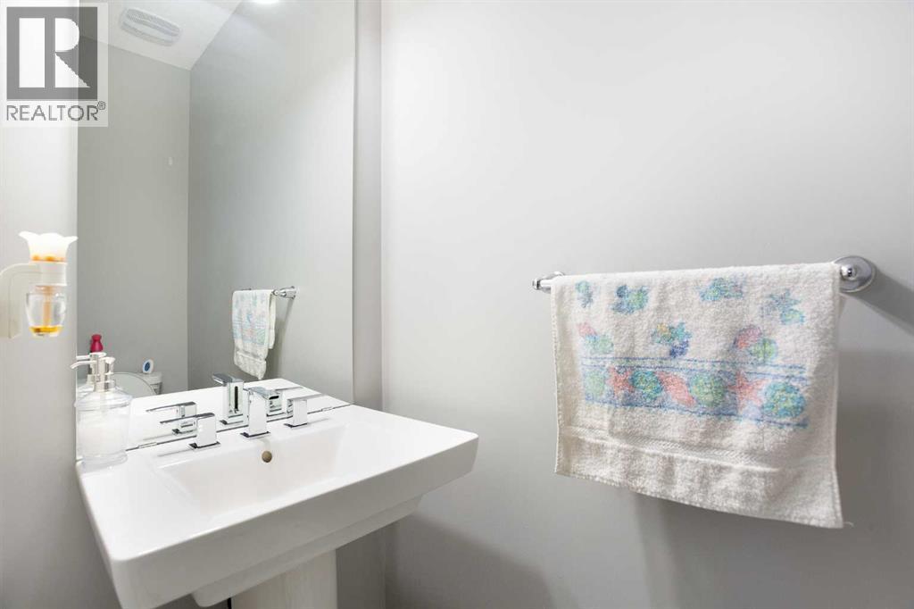 158 Osborne Common Sw, Airdrie, Alberta  T4B 5G7 - Photo 12 - A2262053