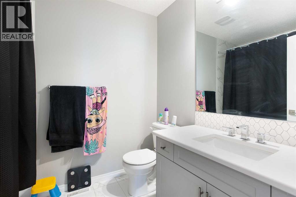 158 Osborne Common Sw, Airdrie, Alberta  T4B 5G7 - Photo 21 - A2262053