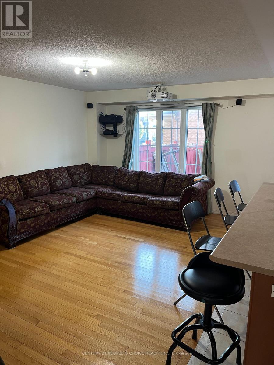 Upper - 14 Bersan Terrace, Brampton, Ontario L6P 3T2 - Photo 10 - W12525900