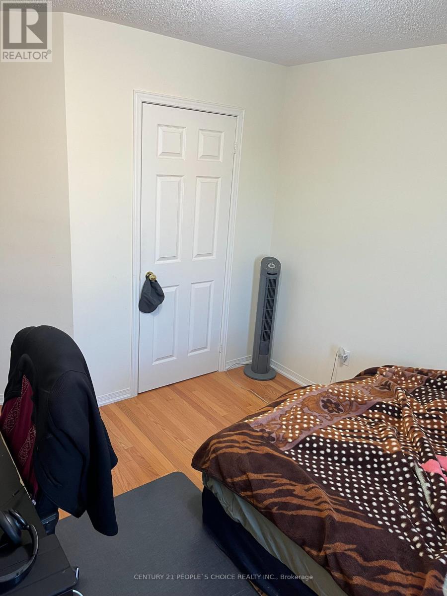 Upper - 14 Bersan Terrace, Brampton, Ontario L6P 3T2 - Photo 31 - W12525900