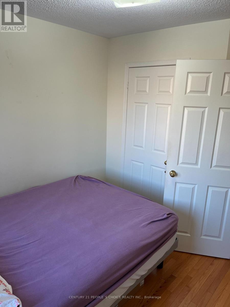 Upper - 14 Bersan Terrace, Brampton, Ontario L6P 3T2 - Photo 27 - W12525900