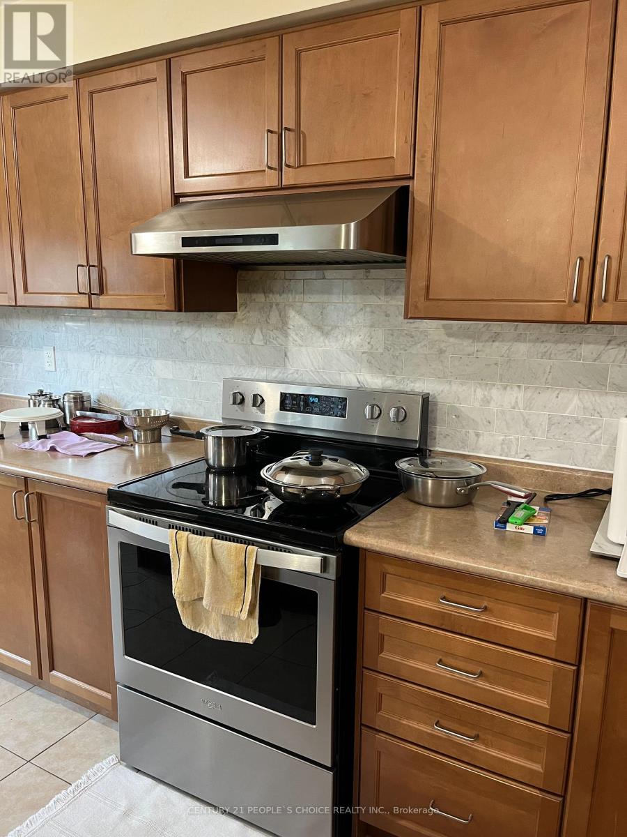 Upper - 14 Bersan Terrace, Brampton, Ontario L6P 3T2 - Photo 15 - W12525900