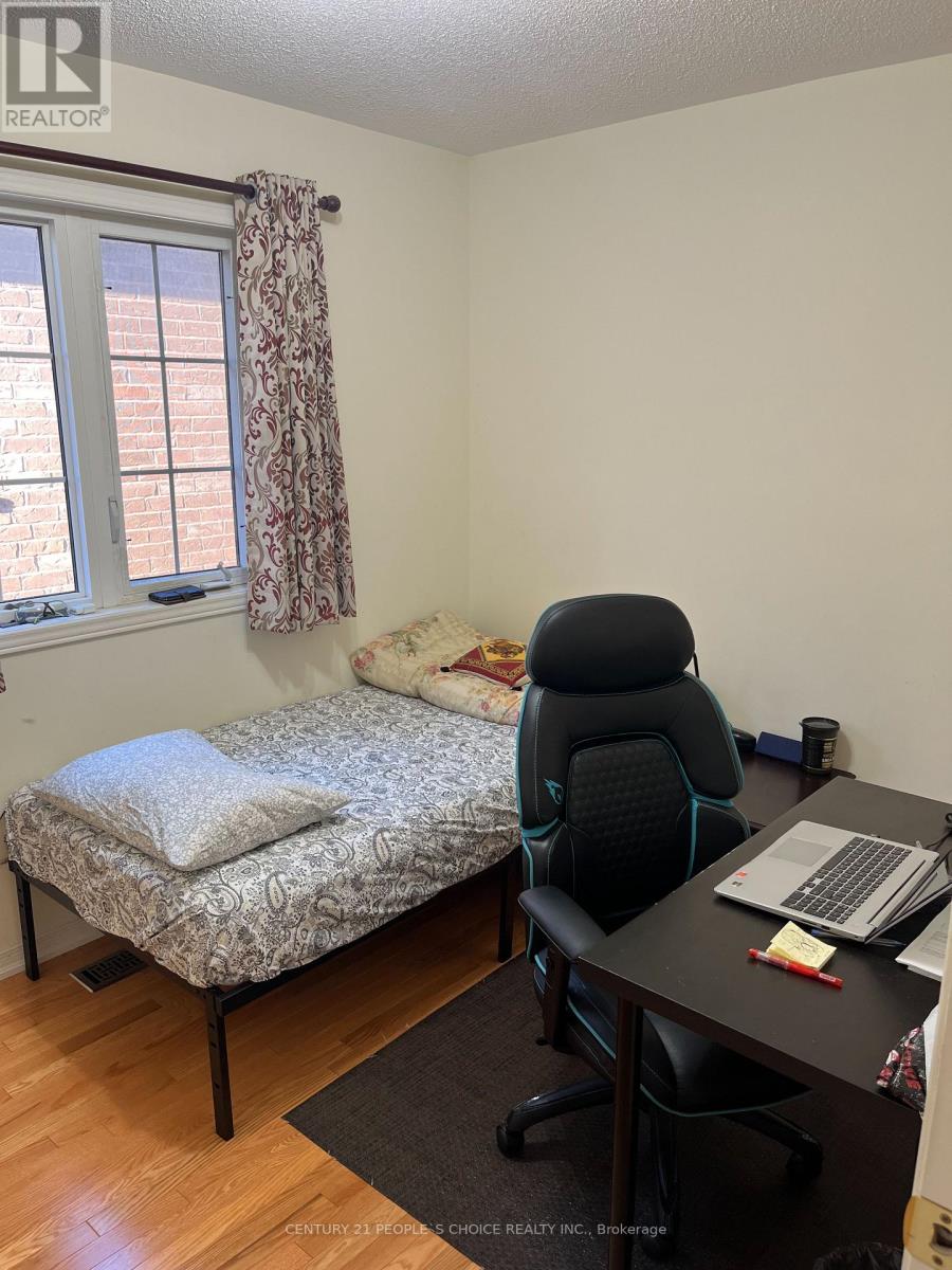 Upper - 14 Bersan Terrace, Brampton, Ontario L6P 3T2 - Photo 32 - W12525900