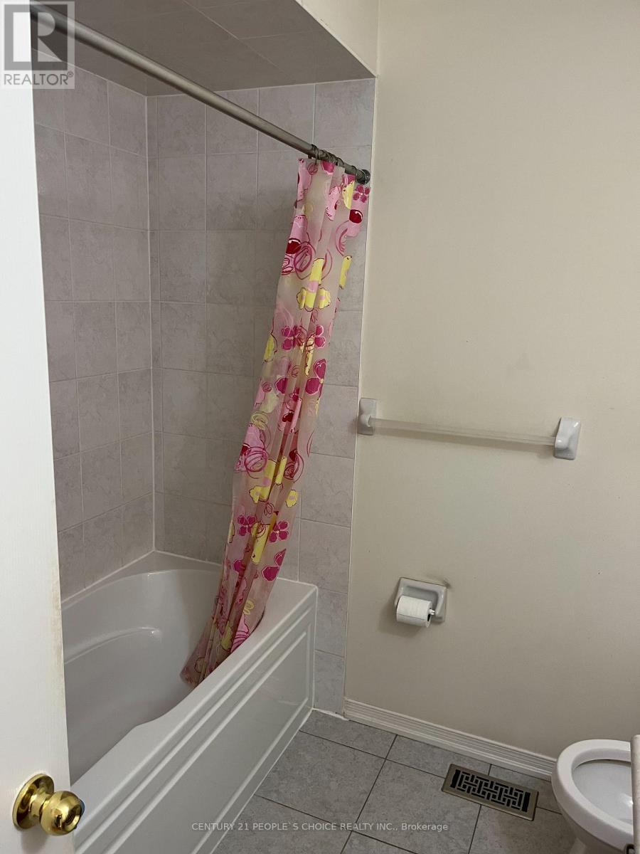 Upper - 14 Bersan Terrace, Brampton, Ontario L6P 3T2 - Photo 28 - W12525900