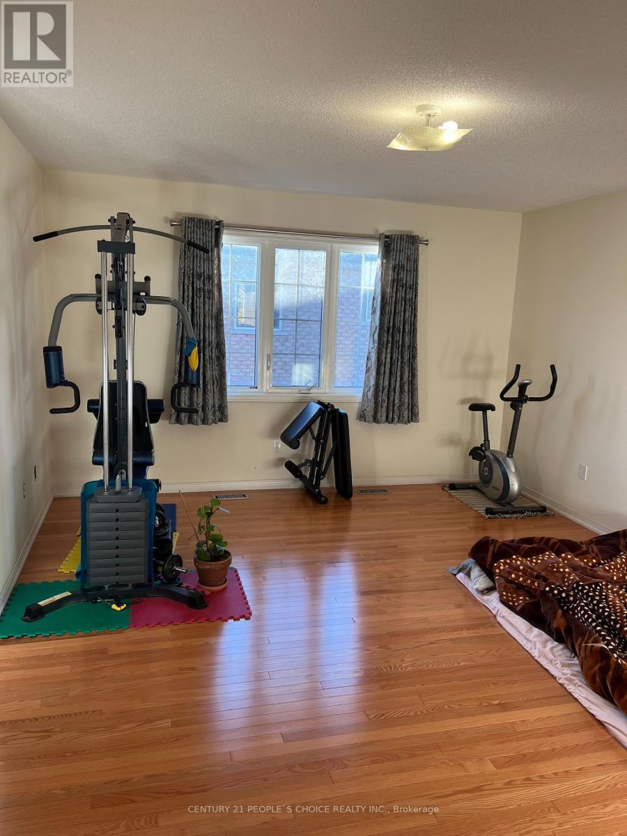 Upper - 14 Bersan Terrace, Brampton, Ontario L6P 3T2 - Photo 21 - W12525900