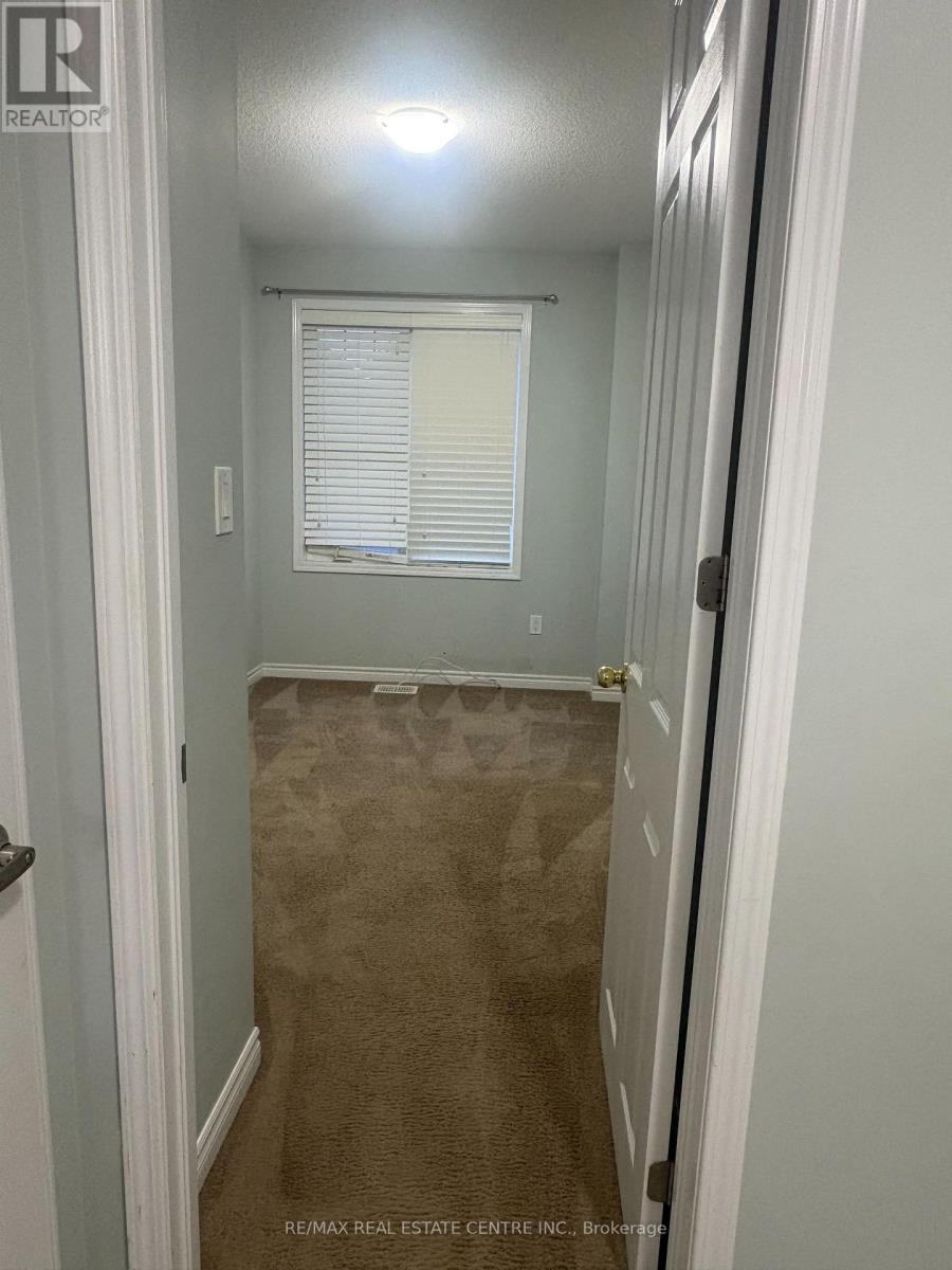 24 Stedford Crescent, Brampton, Ontario  L7A 4P5 - Photo 11 - W12526566