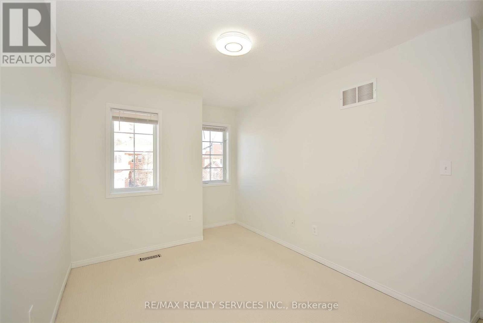 22 Berkindale Court, Brampton, Ontario  L6Y 5G1 - Photo 27 - W12526580