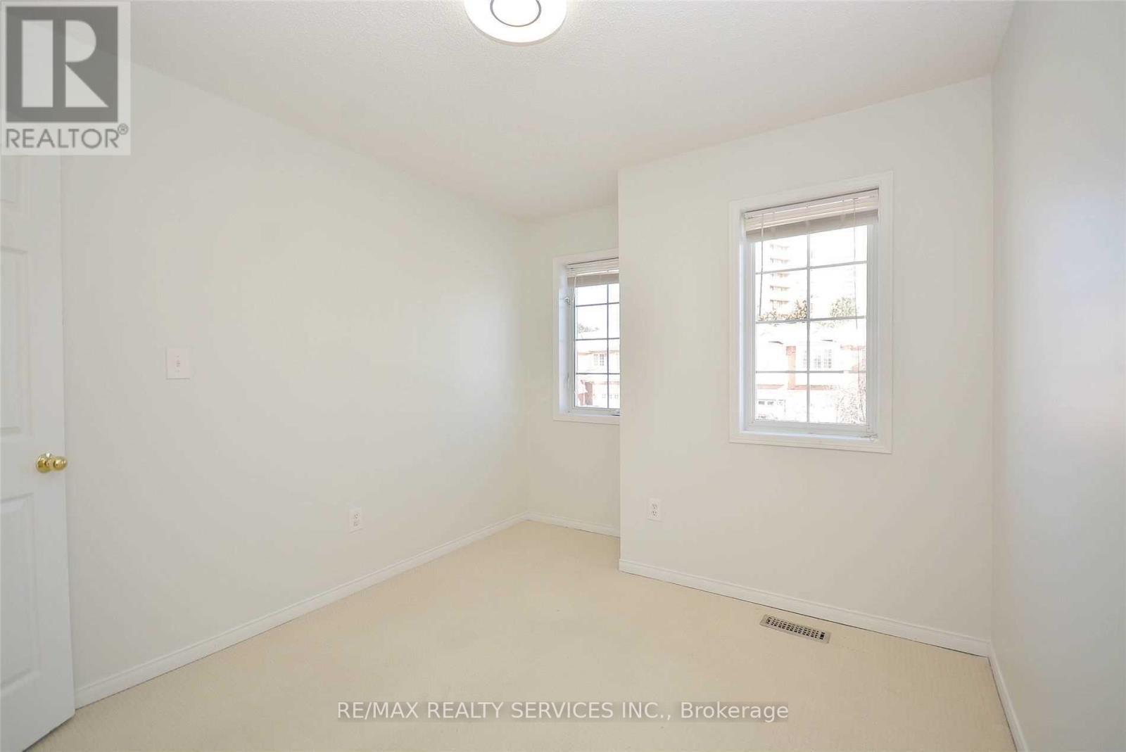 22 Berkindale Court, Brampton, Ontario  L6Y 5G1 - Photo 29 - W12526580