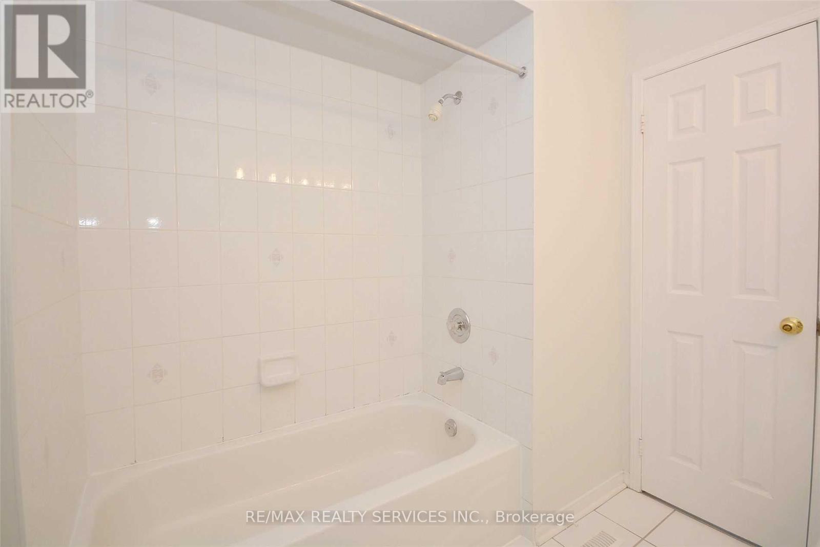 22 Berkindale Court, Brampton, Ontario  L6Y 5G1 - Photo 33 - W12526580