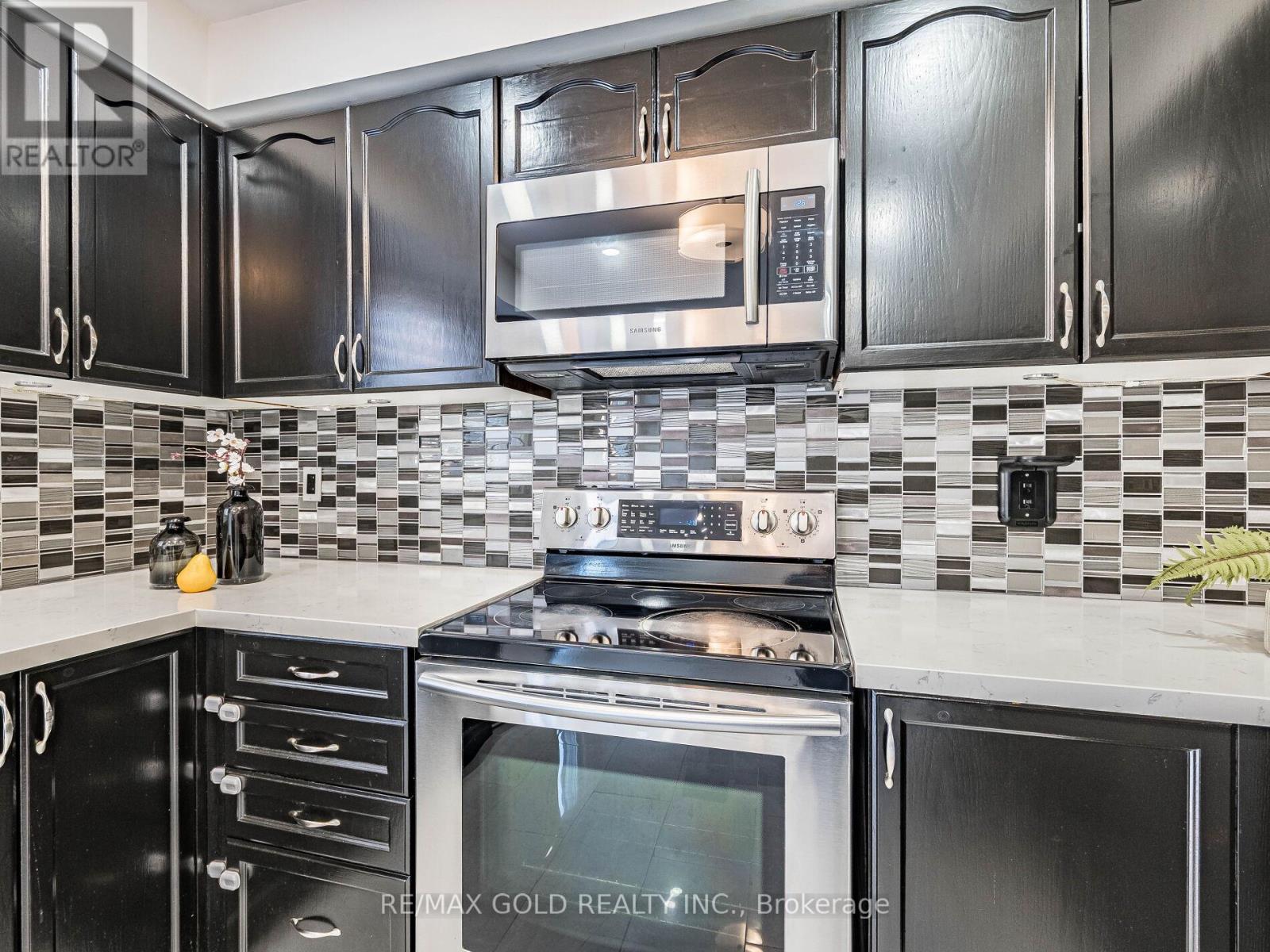 43 Sunnyview Road, Brampton, Ontario  L7A 3E4 - Photo 18 - W12526610