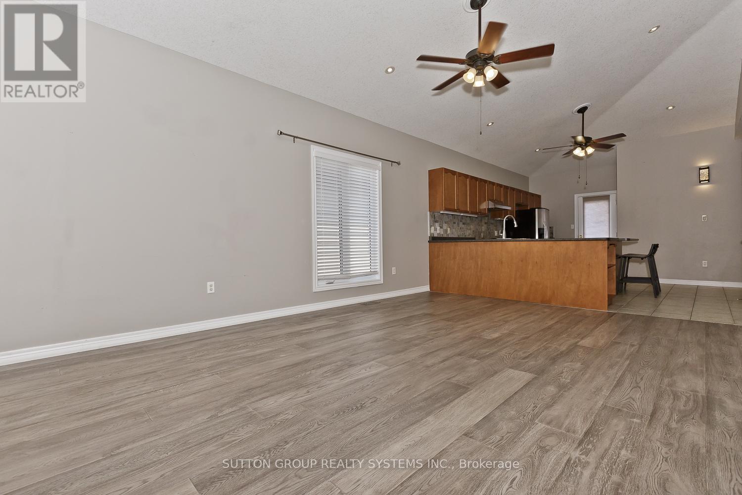 200 Regatta Drive, Welland, Ontario  L3B 6E8 - Photo 6 - X12526560