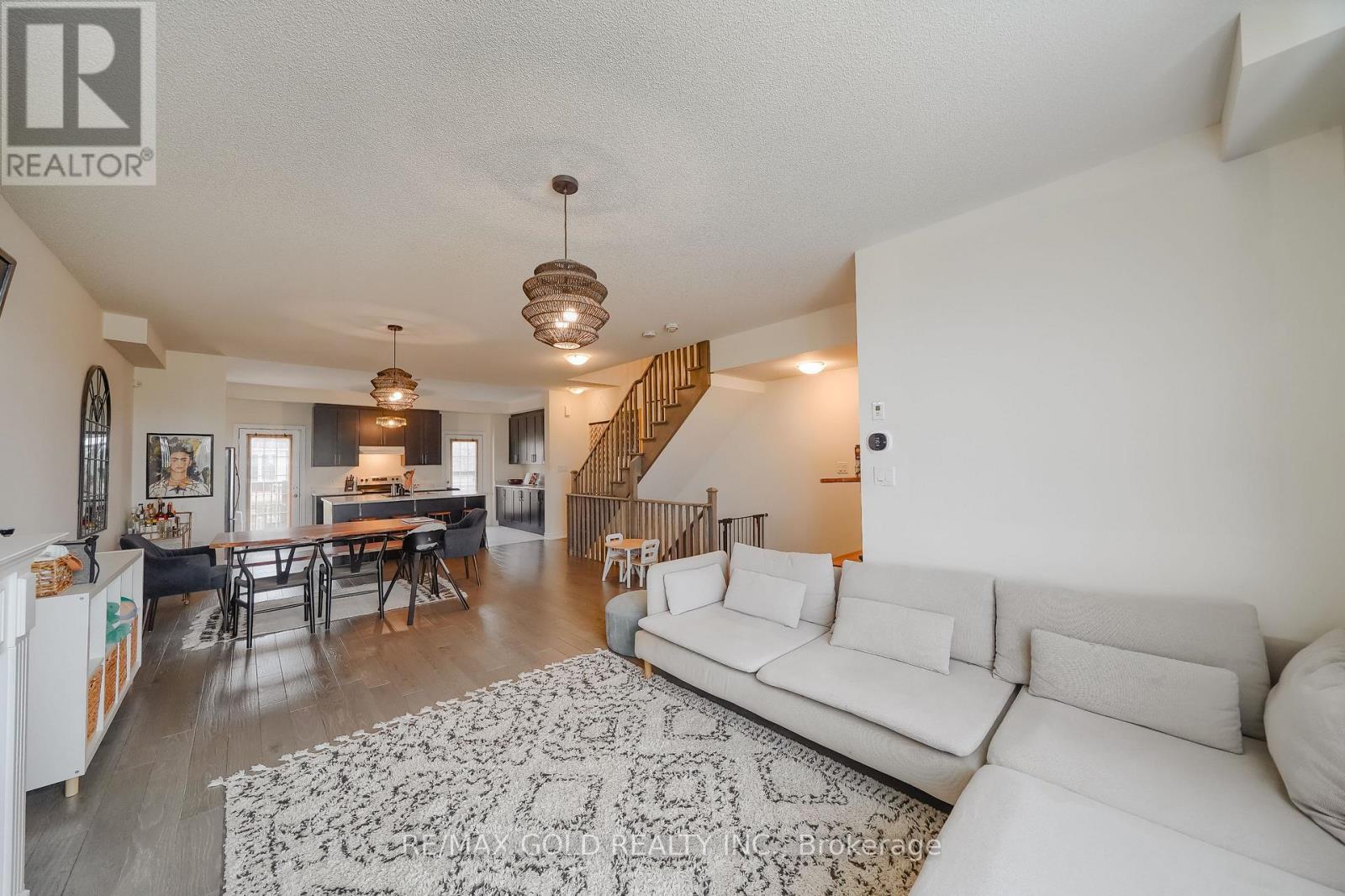 124 Fruitvale Circle, Brampton, Ontario  L7A 5C1 - Photo 11 - W12525810